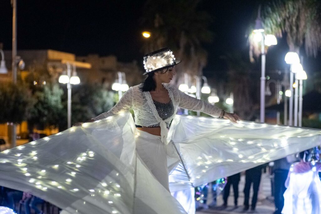 Artista di strada Puglia, artista di strada Bari, Artista di strada Brindisi, Artista di strada Taranto, Artista di strada Lecce, Artista di strada Foggia. Contatta gli artisti di strada