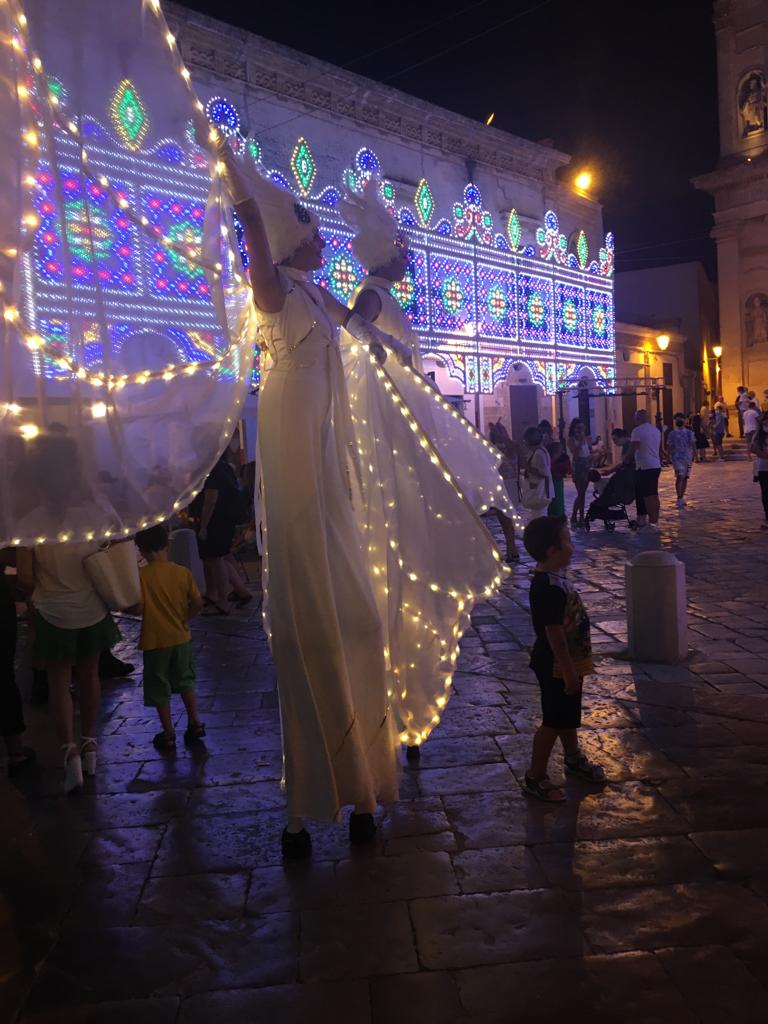 Light Signals,  Farfalle Luminose sui Trampoli, Animazione Matrimoni Light Signals,  Farfalle Luminose sui Trampoli, artiste di strada Lecce Light Signals,  Farfalle Luminose sui Trampoli, Matrimonio Light Signals,  Farfalle Luminose sui Trampoli, Nozze Light Signals,  Farfalle Luminose sui Trampoli, Animazione Matrimoni Salento , Animazione Matrimoni Lecce, Matrimonio Salento, artiste di strada Lecce Salento , artiste di strada Lecce Lecce, Matrimonio Lecce