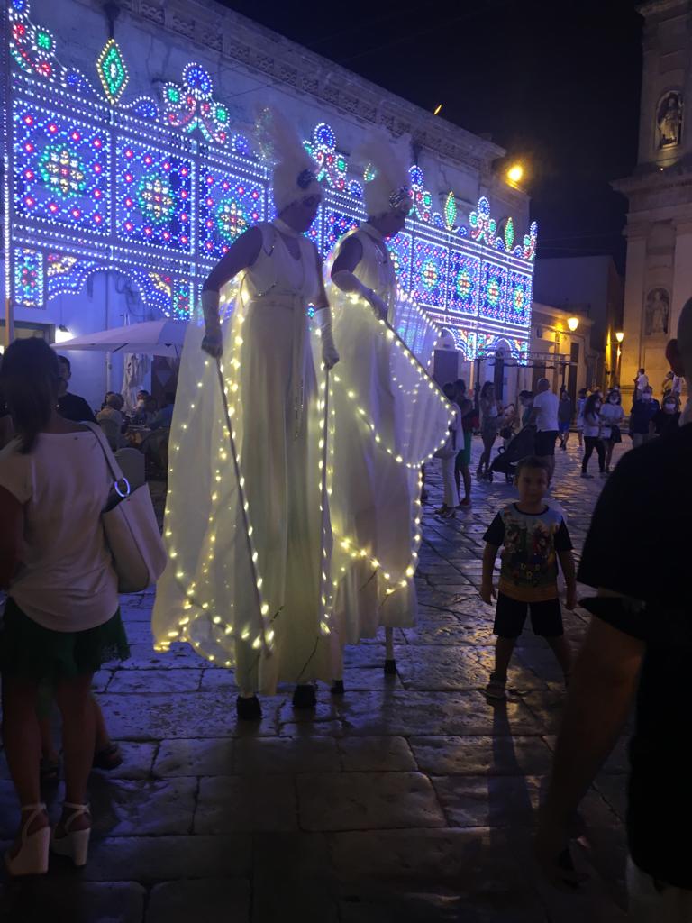 Light Signals,  Farfalle Luminose sui Trampoli, Animazione Matrimoni Light Signals,  Farfalle Luminose sui Trampoli, artiste di strada Lecce Light Signals,  Farfalle Luminose sui Trampoli, Matrimonio Light Signals,  Farfalle Luminose sui Trampoli, Nozze Light Signals,  Farfalle Luminose sui Trampoli, Animazione Matrimoni Salento , Animazione Matrimoni Lecce, Matrimonio Salento, artiste di strada Lecce Salento , artiste di strada Lecce Lecce, Matrimonio Lecce