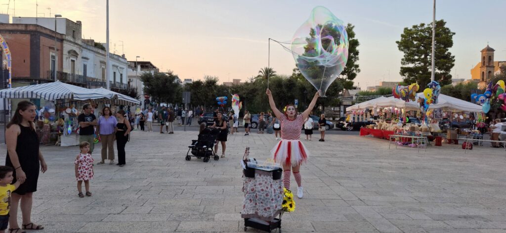 Spettacolo di bolle di sapone e clownerie