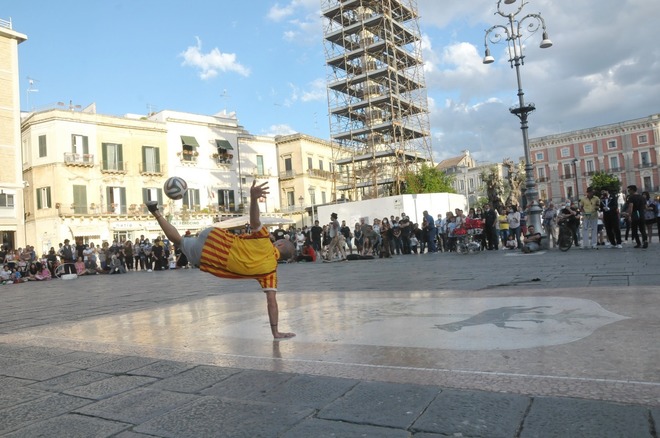 Città di Lecce il regolamento comunale per le espressioni artistiche in strada.