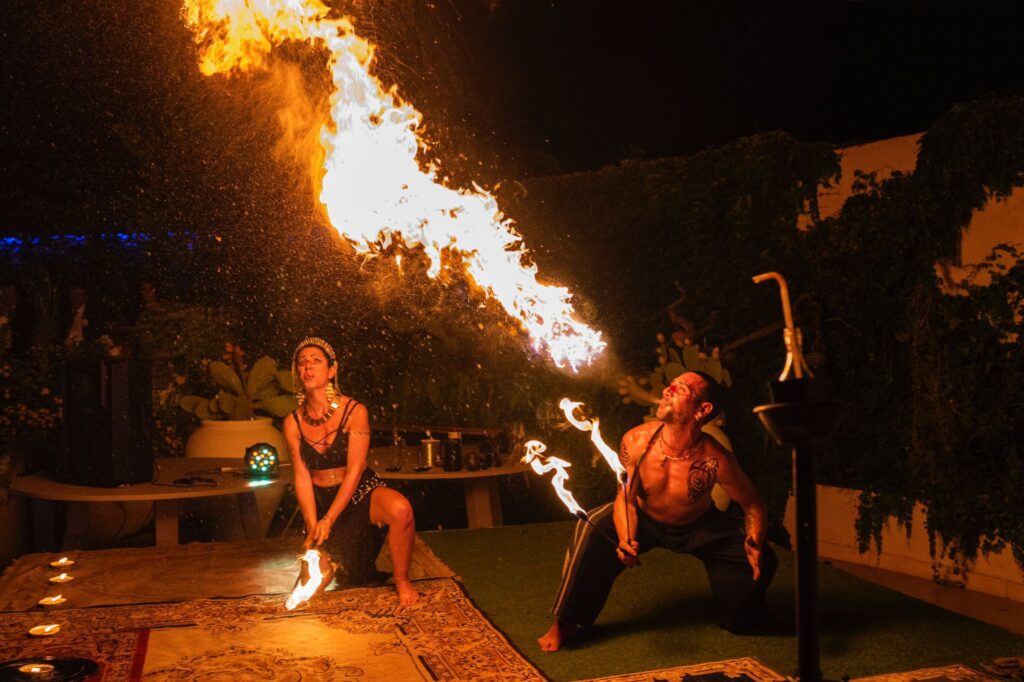 Maori Spitfire / fakir / fire jugglers