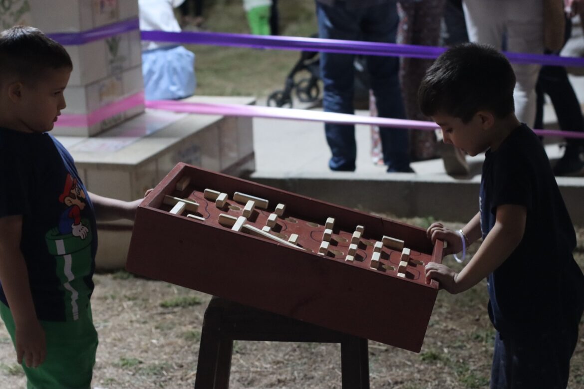 Giochi Antichi in Legno: Un Tuffo nel Passato per Tutta la Famiglia