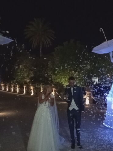 Spettacolo trampolieri luminosi in abito sposi, matrimonio Lecce