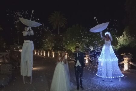 Spettacolo trampolieri luminosi in abito sposi, matrimonio Lecce