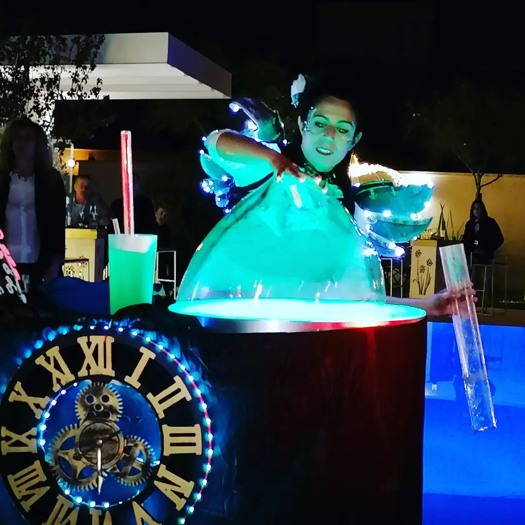 trampolieri-farfalle-luminose-bolle-di-sapone-fiabe-artistidistrada-puglia-3