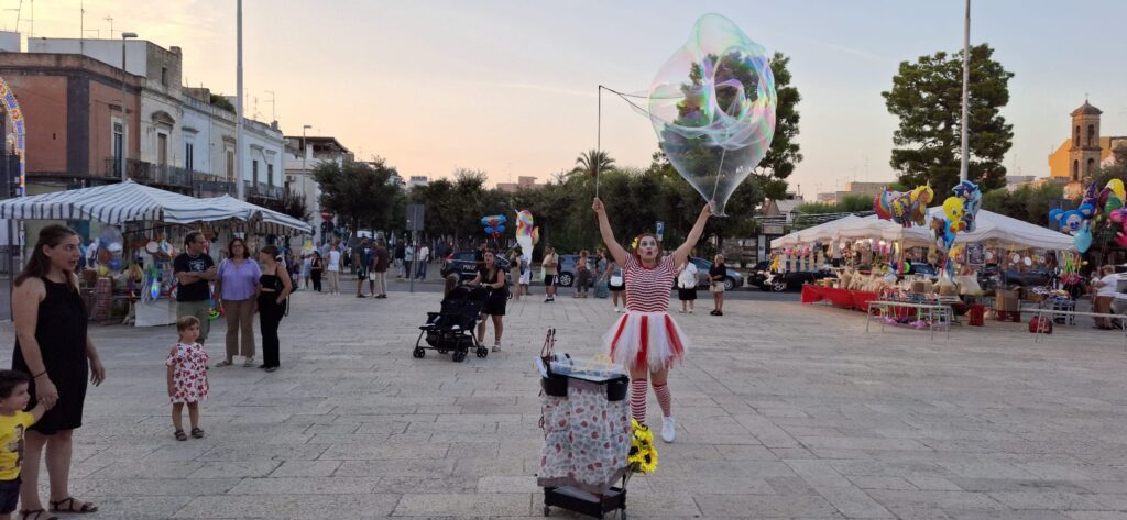 Spettacolo di bolle di sapone e clownerie
