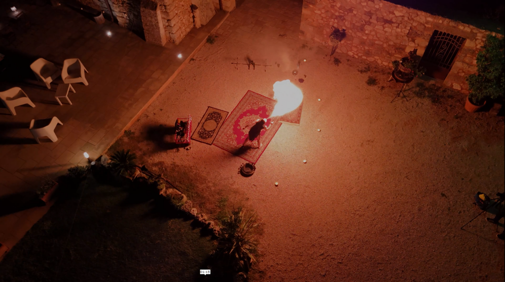 madame-ekate-danza-tribale-danza-del-fuoco-sputafuoco-artista-di-strada-puglia (10)