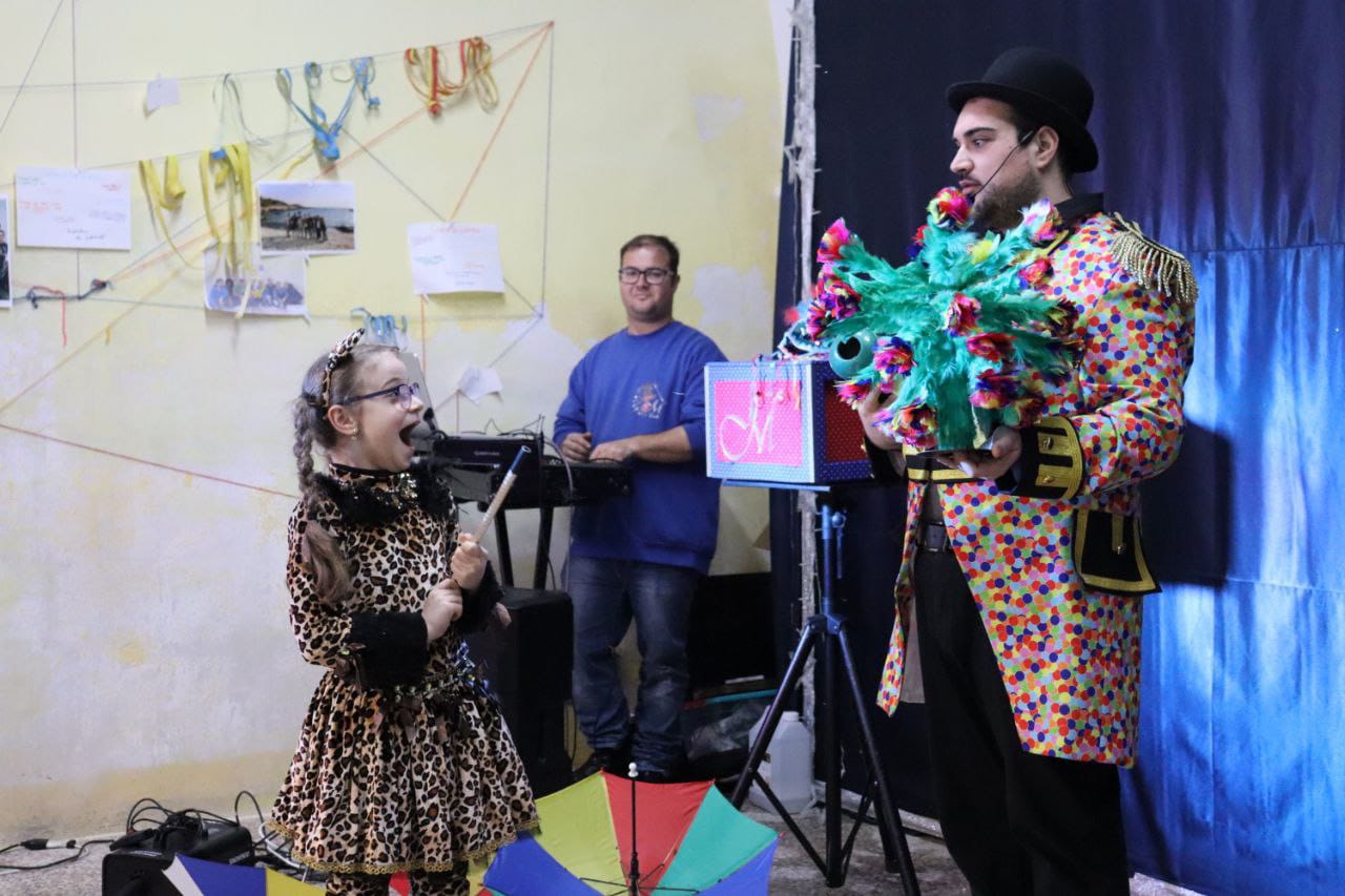 mago-milo-spettacolo-comico-artistidistrada-puglia-open-circus-puglia-japigia-wedding (15)