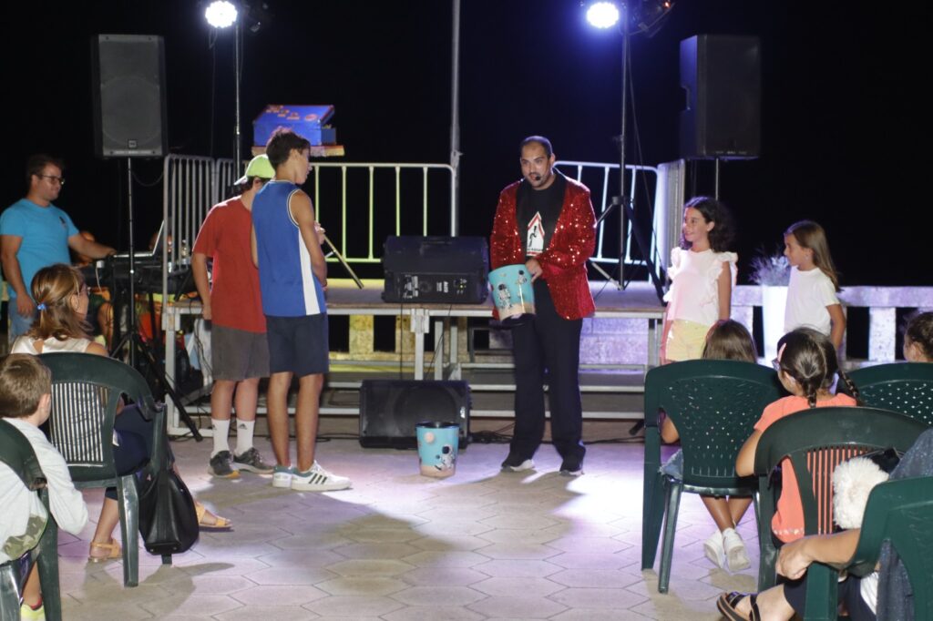 milo-magic-comici-show-artistidistrada-puglia-Lecce-brindisi-taranto-1-1024x682