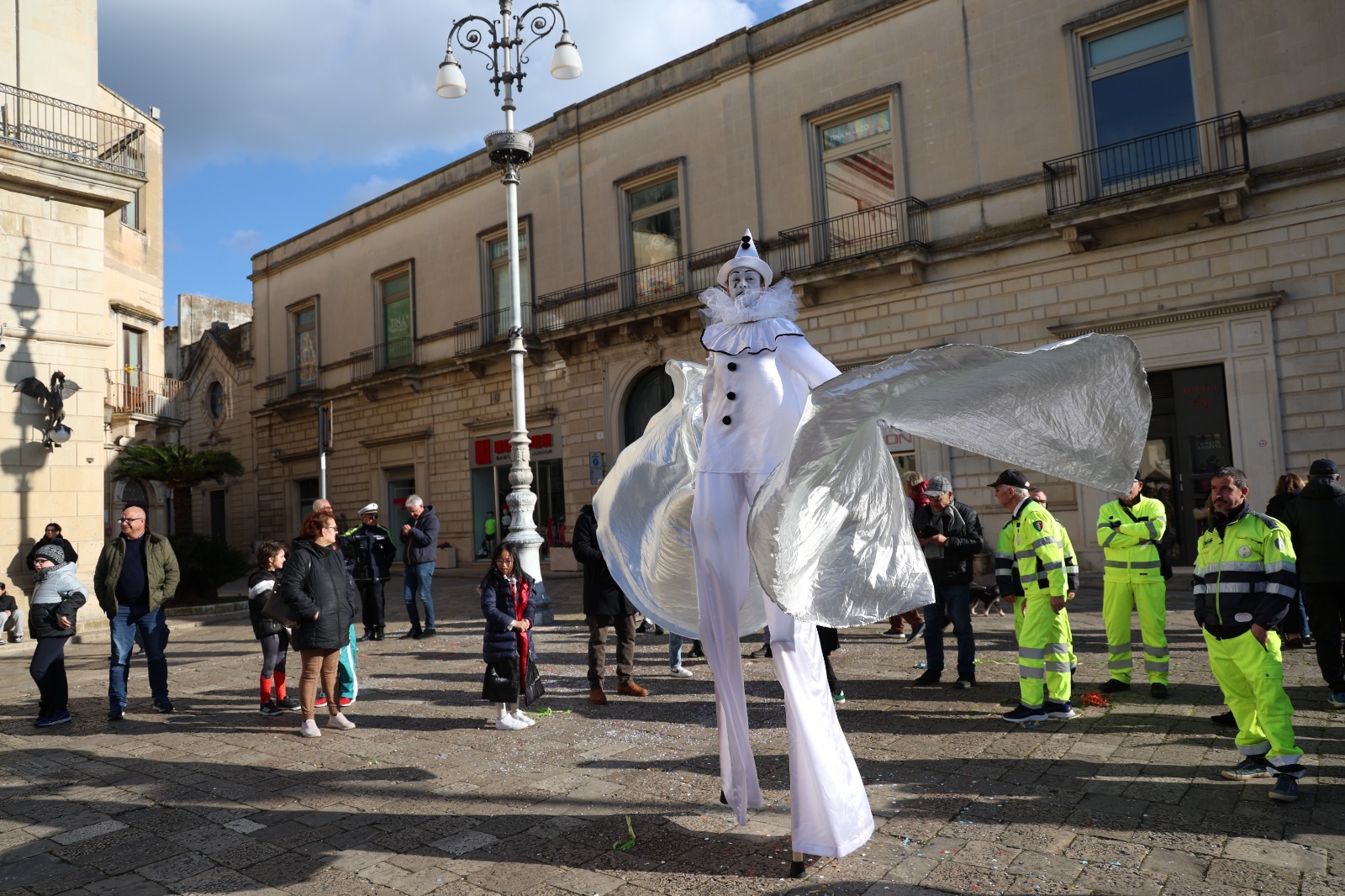 trampoliere-mister-kismet-carnevale-artistidistrada-puglia-open-circus-puglia-japigia-wedding (51)