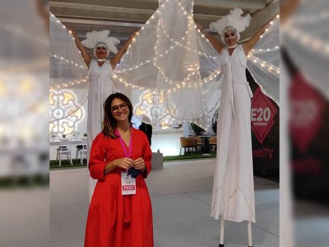 LA DANZA DELLE FARFALLE LUMINOSE