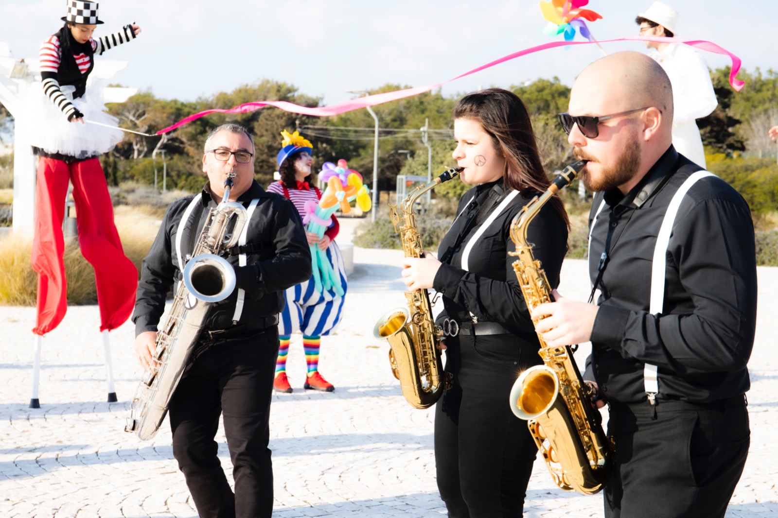 Il divertimento scende in piazza – Street Band e Artisti di Strada – Circo Mobile