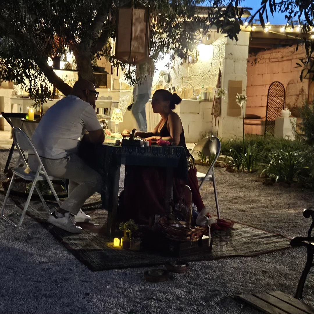 madame-ekate-cartomante-artistidistrada-puglia-open-circus-puglia-japigia-wedding (2)