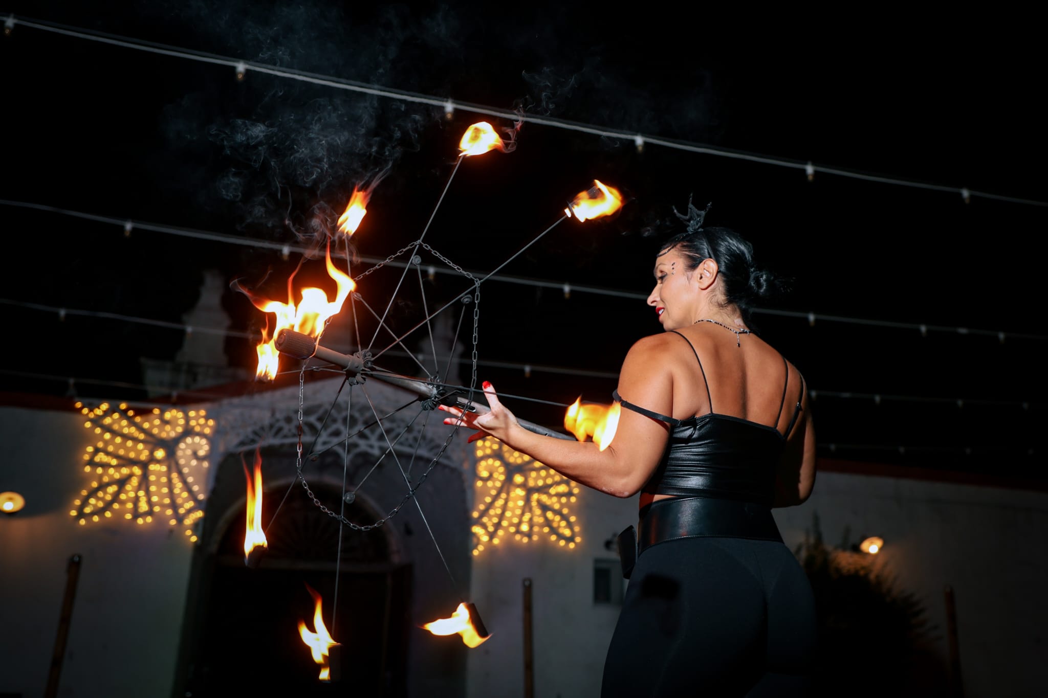 madame-sasa-trampoliera-artista-del-fuoco (18)