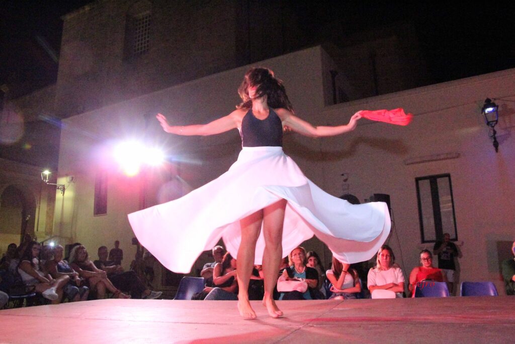 pizzica-salentina-artistidistrada-puglia-open-circus-puglia-japigia-wedding (18)