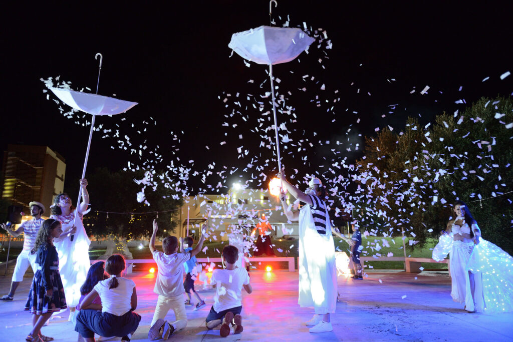 Artisti di strada Lecce, spettacoli per eventi, spettacoli esclusivi, ledshow, wedding show, wedding Apuglia, weddingday, matrimonio, matrimonio puglia, spettacoli matrimonio, artisti matrimonio, artisti di strada puglia, artisti di strada salento, artisti circensi