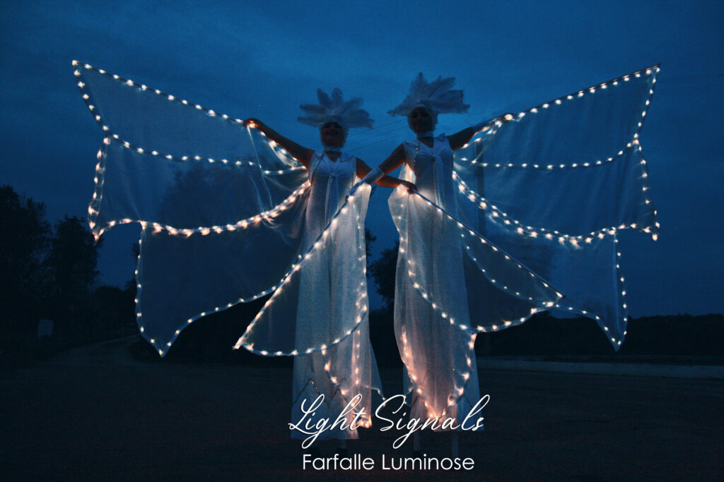 Farfalle Luminose sui Trampoli, Animazione Matrimoni Light Signals - Farfalle Luminose sui Trampoli, Fornitori Light Signals - Farfalle Luminose sui Trampoli, Matrimonio Light Signals - Farfalle Luminose sui Trampoli, Nozze Light Signals - Farfalle Luminose sui Trampoli, Animazione Matrimoni Puglia, Animazione Matrimoni Lecce, Matrimonio Puglia, Fornitori Puglia, Fornitori Lecce, Matrimonio Lecce