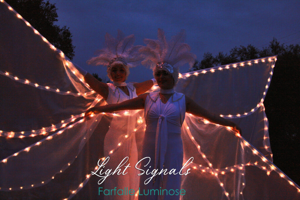 Farfalle Luminose sui Trampoli, Animazione Matrimoni Light Signals - Farfalle Luminose sui Trampoli, Fornitori Light Signals - Farfalle Luminose sui Trampoli, Matrimonio Light Signals - Farfalle Luminose sui Trampoli, Nozze Light Signals - Farfalle Luminose sui Trampoli, Animazione Matrimoni Puglia, Animazione Matrimoni Lecce, Matrimonio Puglia, Fornitori Puglia, Fornitori Lecce, Matrimonio Lecce