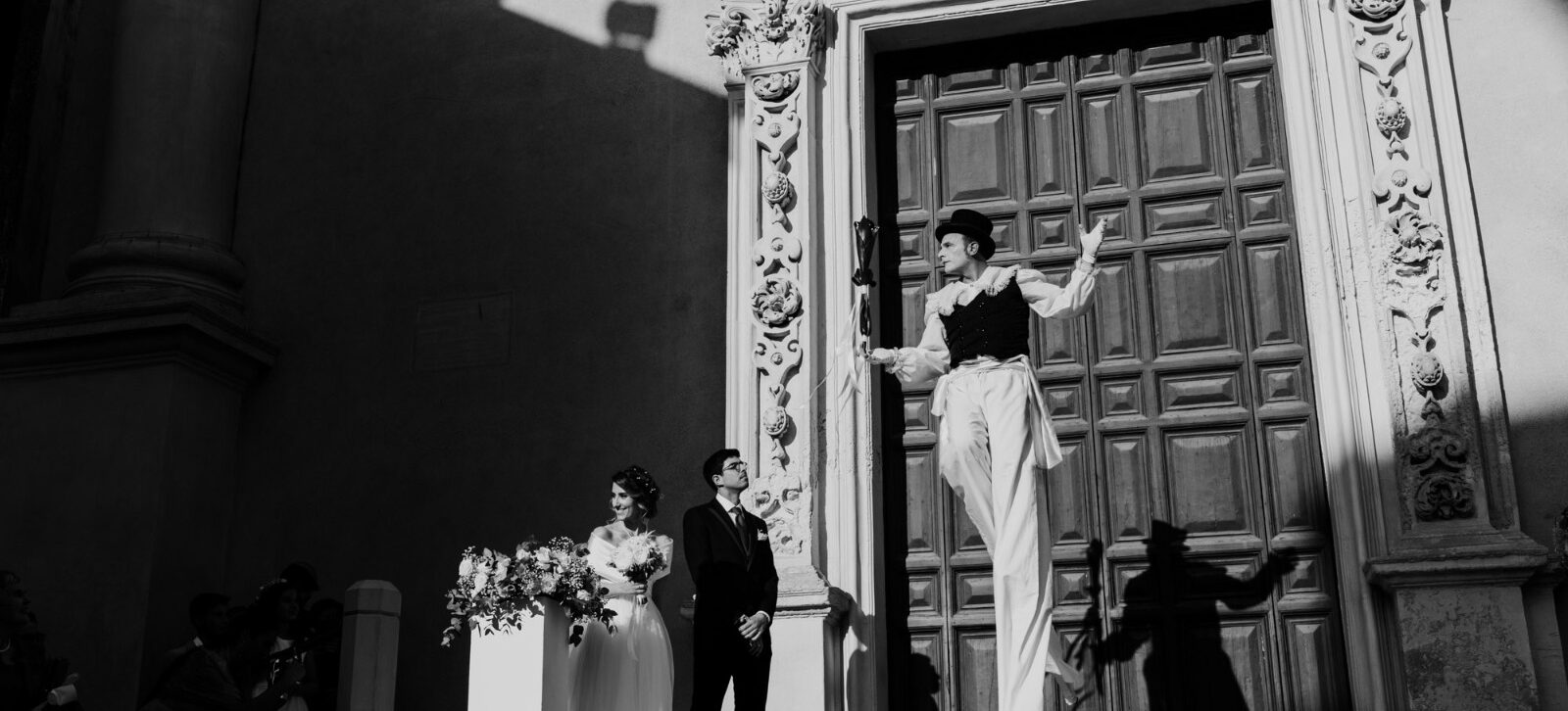 trampolieri uscita chiesa Lecce