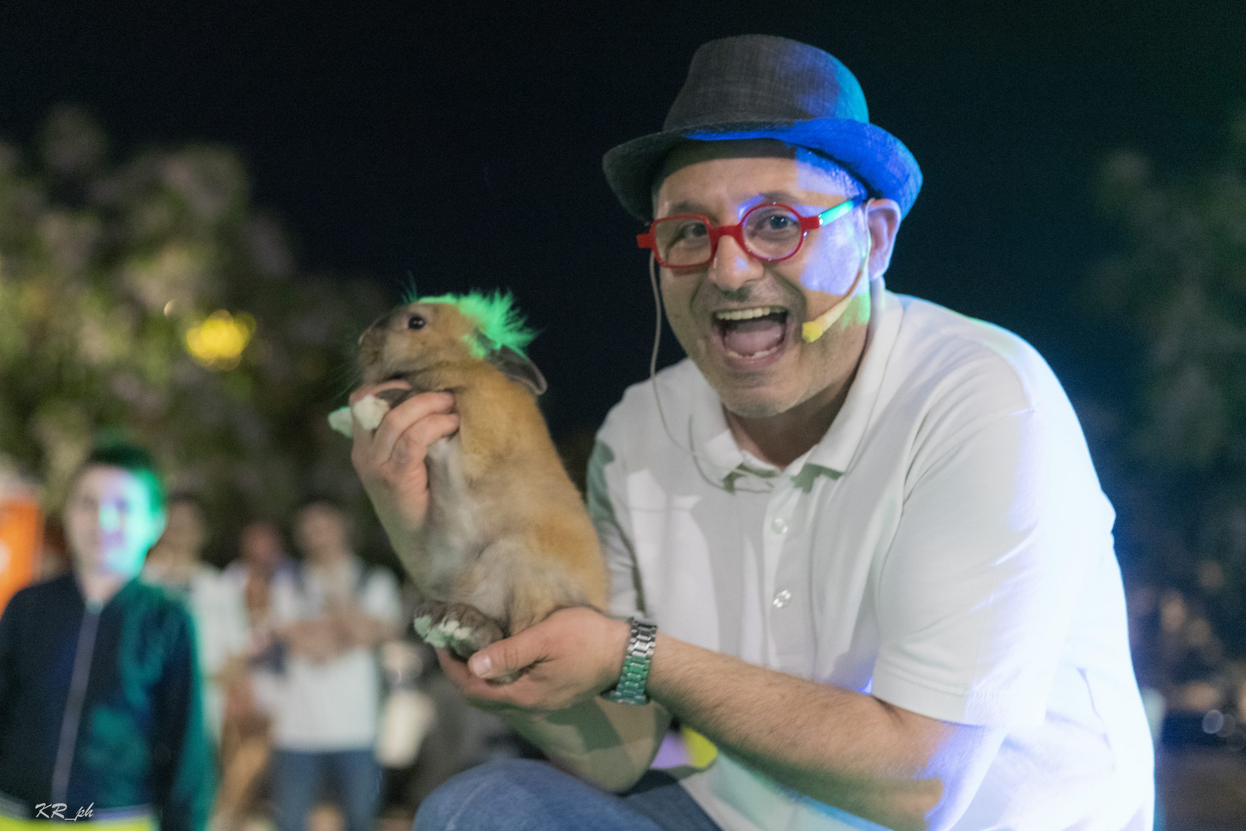 mago-rocky-spettacolo-magia-comica-artista-di-strada-lecce