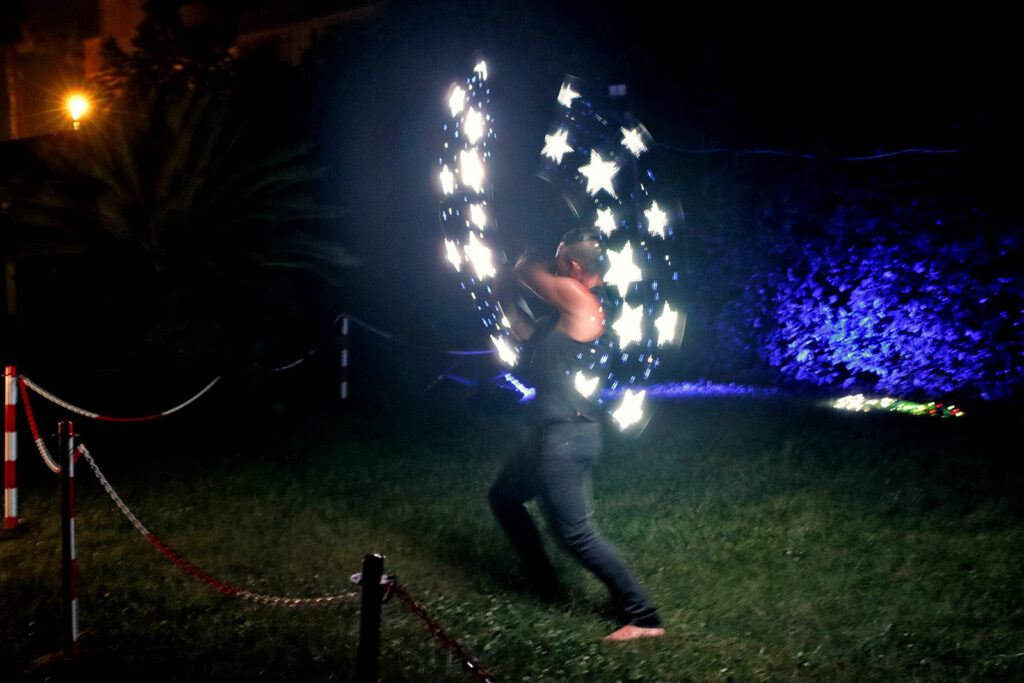 maori-giocoleria-led-luminosa-artistidistrada-puglia-open-circus-puglia-japigia-wedding (13)