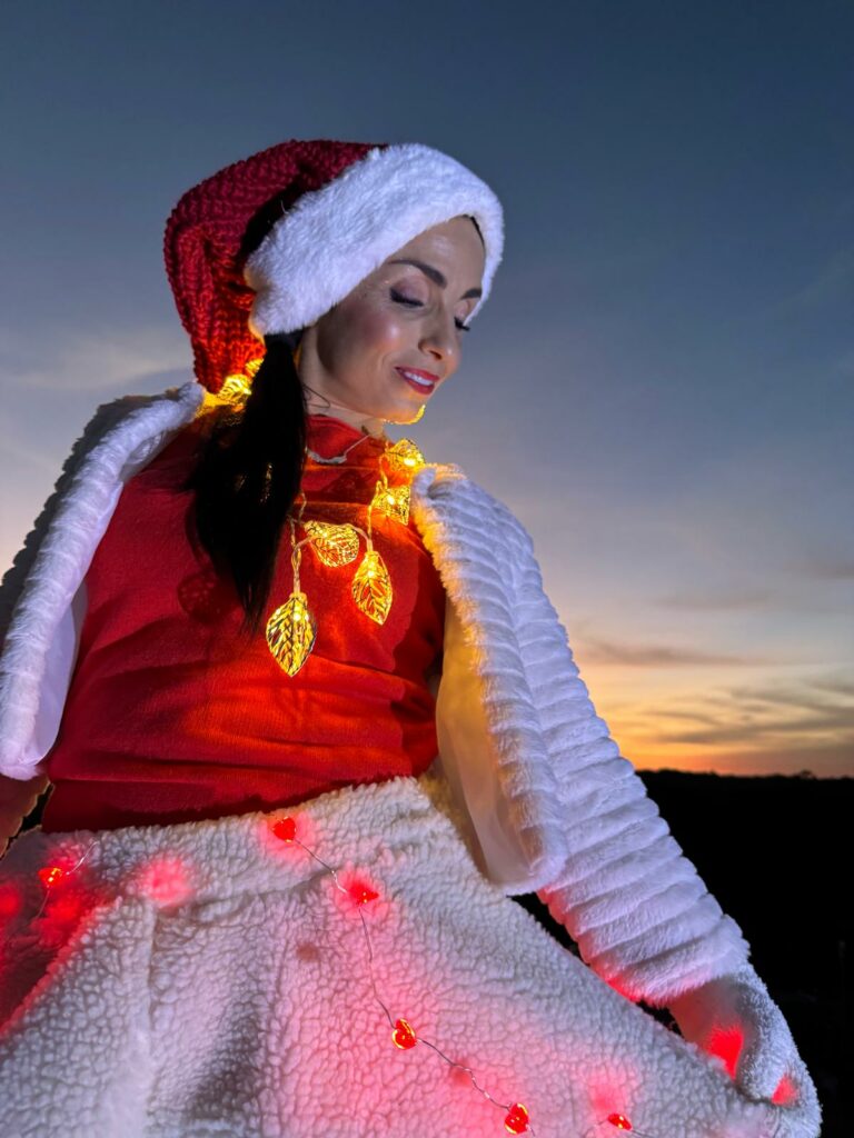 Madame-sasa-natale-trampoliera-folletto-natale-artistidistrada-puglia-open-circus-puglia-japigia-wedding (86) Madame-sasa-natale-trampoliera-folletto-natale-artistidistrada-puglia-open-circus-puglia-japigia-wedding (86)