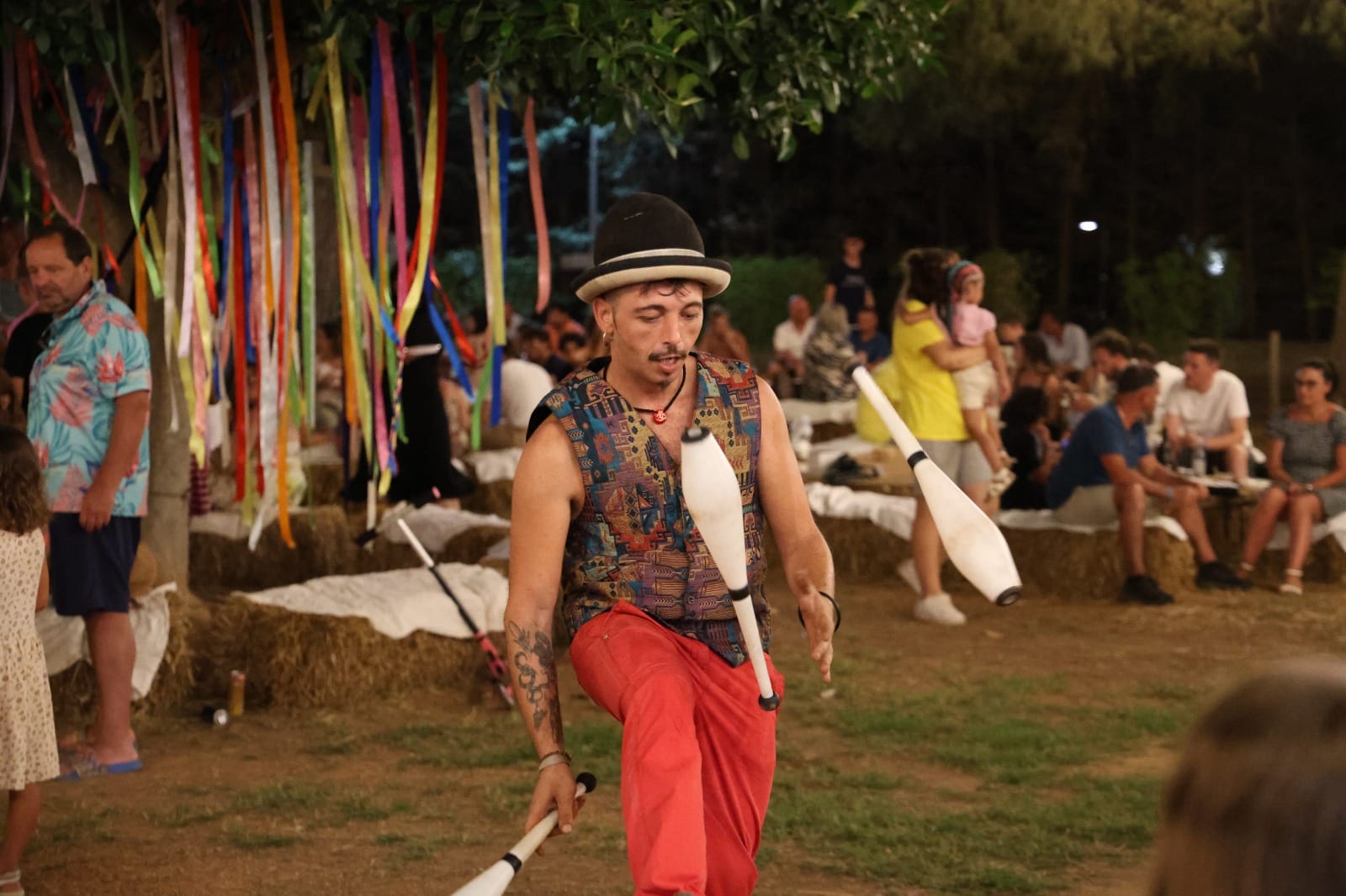 giocoliere-mose-gio-artistidistradapuglia-open-circus-puglia-japigia-wedding (4)