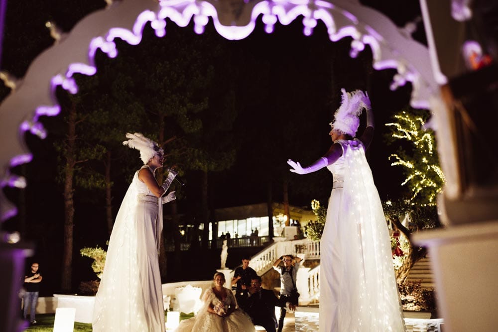 Light Signals: Un’Esperienza Magica tra Luce ed Eleganza
