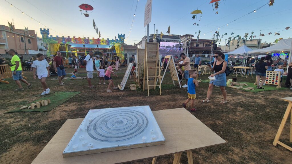 Organizzazione di eventi unici con giochi in legno artigianali ed ecosostenibili: feste di compleanno, matrimoni, eventi aziendali e feste di piazza in Puglia. Giochi tradizionali, animazione per bambini, team building e soluzioni personalizzate per rendere ogni occasione indimenticabile. Servizi green e sostenibili a Lecce, Brindisi, Taranto, Bari e Foggia.