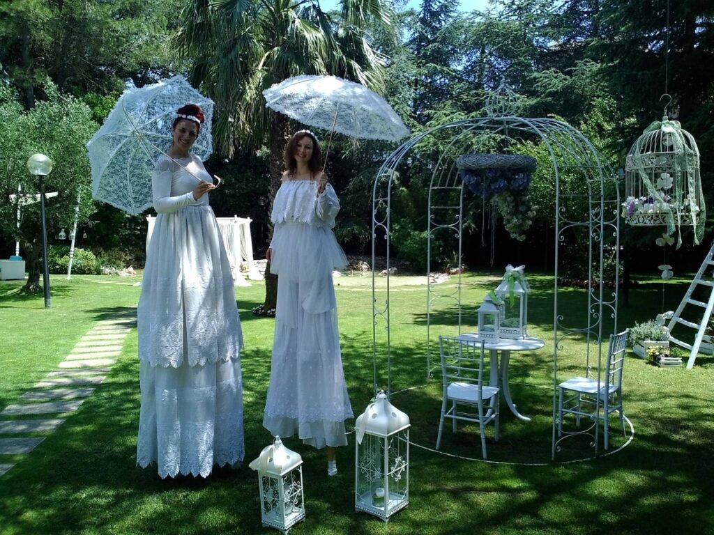 Compagnia I Briganti – Artisti di Strada e Animatori per Eventi
La Compagnia I Briganti è un gruppo di artisti e performer specializzati in spettacoli di strada e animazione per eventi. Offriamo intrattenimento coinvolgente e di grande impatto visivo con giocolieri, trampolieri, magie da strada, bolle di sapone giganti, giochi di fuoco, acrobazie aeree, danza e performance originali per adulti e bambini. Ideale per compleanni, matrimoni, feste private, eventi aziendali, sagre e manifestazioni pubbliche. Spettacoli su misura, emozionanti e sicuri, pensati per stupire e divertire ogni tipo di pubblico.

 Servizi offerti: animazione, giocoleria, spettacoli di fuoco, magia, trampolieri, burattini, danza, ombre cinesi, statue viventi, tessuti aerei.
Perfetto per: feste di compleanno, matrimoni, eventi aziendali, sagre, spettacoli in piazza, eventi per bambini.
Punti di forza: grande impatto scenico, professionalità, sicurezza, coinvolgimento e versatilità.