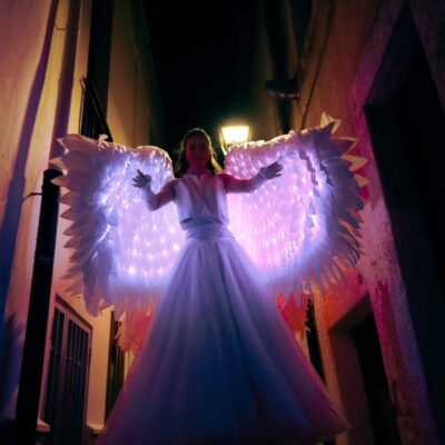 strampolati-artistidistrada-puglia-trampolieri-open-circus-puglia-japigia-wedding (4) notte bianca bambini puglia, notte bianca per bambini puglia, notte bianca bambini sud italia, notte bianca bambini artisti di strada, notte bianca bambini spettacoli di strada, notte bianca bambini animazione di strada, notte bianca bambini circo, notte bianca bambini circo contemporaneo, notte bianca bambini giocolieri, notte bianca bambini clown, notte bianca bambini trampolieri, notte bianca bambini acrobati, notte bianca bambini spettacoli circensi, notte bianca bambini teatro di strada, notte bianca famiglie puglia, notte bianca per famiglie puglia, notte bianca eventi per famiglie, notte bianca bambini giochi in legno, notte bianca bambini giochi antichi, notte bianca bambini giochi tradizionali, notte bianca bambini laboratori creativi, notte bianca bambini animazione educativa, notte bianca bambini spettacoli serali, notte bianca bambini eventi serali puglia, notte bianca bambini festa di piazza, notte bianca bambini evento comunale, notte bianca bambini intrattenimento, notte bianca bambini animazione piazza