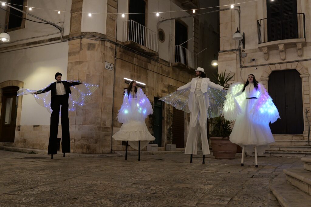 Strampolati Farfalle Luminose sui trampoli