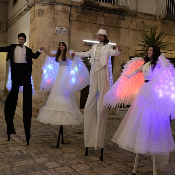 trampolieri-luminosi-strampolati-farfalle-luminose-artistidistrada-puglia-open-circus-puglia-japigia-wedding-open-circus-puglia (9) trampolieri-luminosi-strampolati-farfalle-luminose-artistidistrada-puglia-open-circus-puglia-japigia-wedding-open-circus-puglia (9)