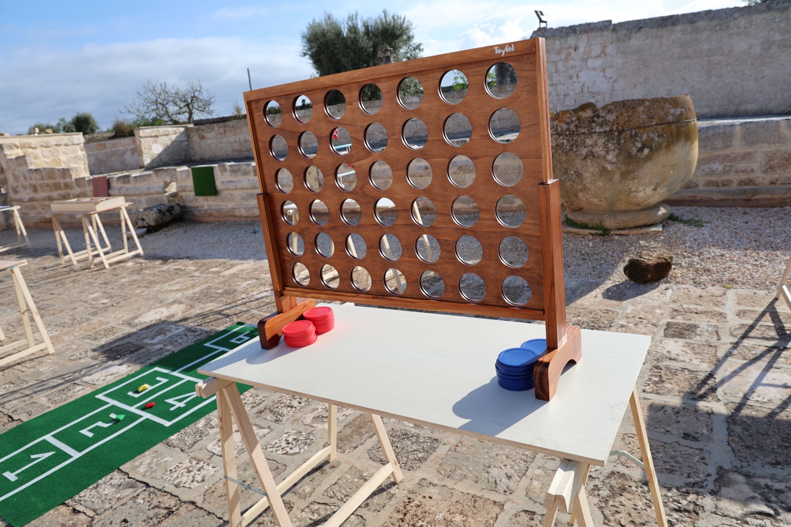 lella-bretella-giochi-in-legno-luna-park-artistidistrada-puglia (3)