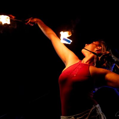 kumari-tra-cieo-fuoco-artistidistrada-puglia-open-circus-puglia-japigia-wedding (1)