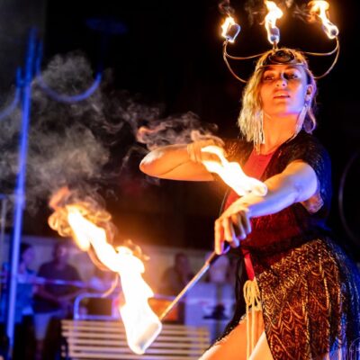 kumari-tra-cieo-fuoco-artistidistrada-puglia-open-circus-puglia-japigia-wedding (2) kumari-tra-cieo-fuoco-artistidistrada-puglia-open-circus-puglia-japigia-wedding (2)
