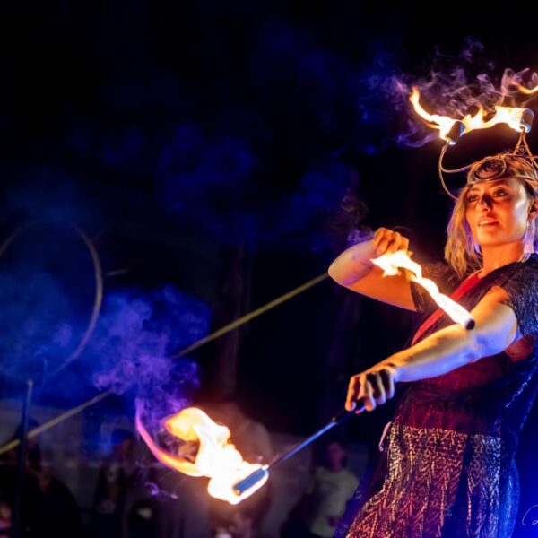 kumari-tra-cieo-fuoco-artistidistrada-puglia-open-circus-puglia-japigia-wedding (5)