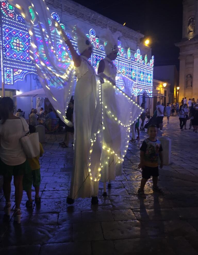 Light-Signals-Farfalle-Luminose-sui-Trampoli-Spettacolo-per-il-tuo-Matrimonio-Lecce-e-provincia-18
